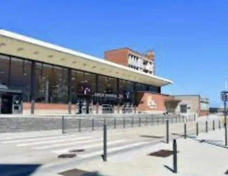 La Plenitude Face A La 公寓