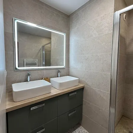 公寓 La Plenitude Face A La